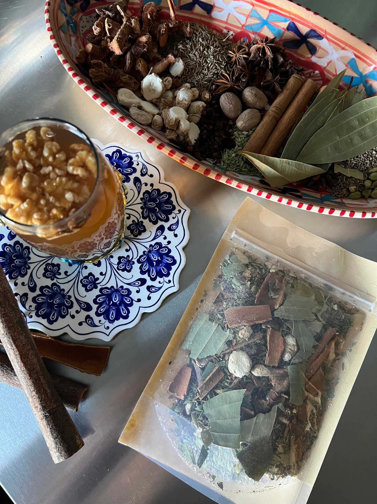 Levant Lineage
Warming Restoration Tea